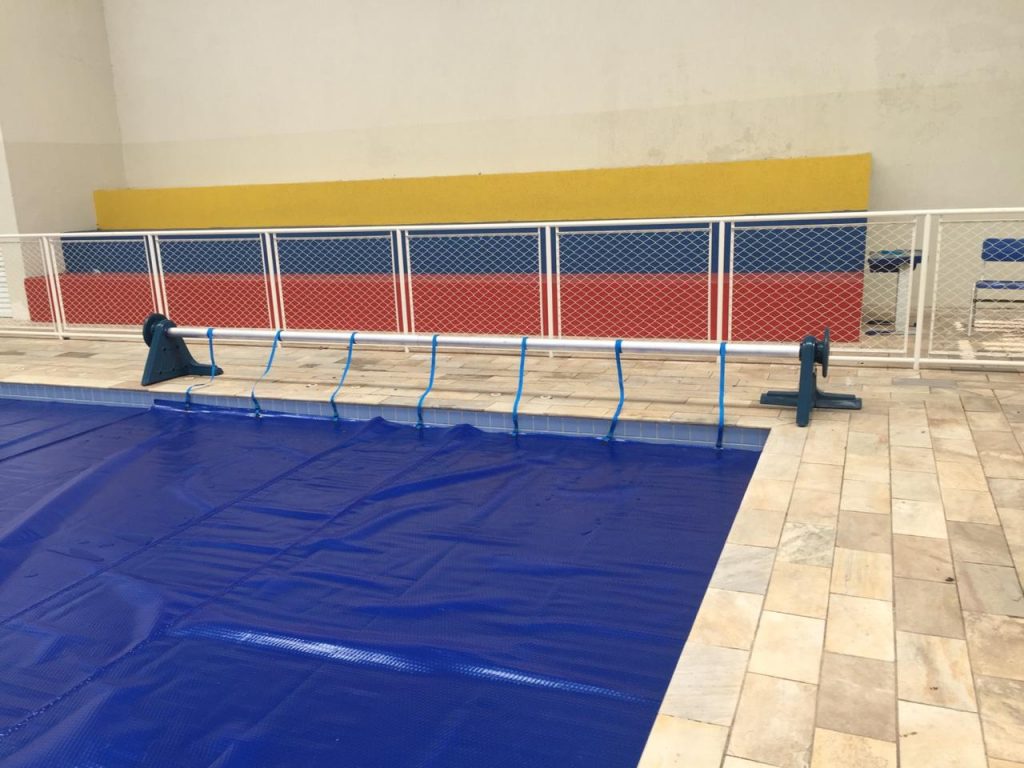 Enrolador de capa de piscina
